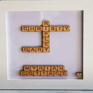 whte-nwhm-scrbblart-frme