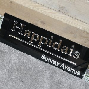 blckrcgl-hppidaisacrylc-sgn