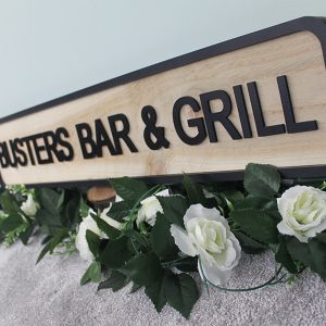 crmrcgl-bustrsbar-grllsgn