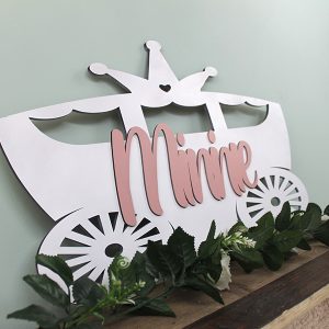 wht-prncsscrrg-wllart