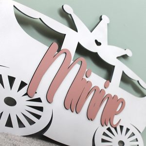 wht-prncsscrrg-wllart