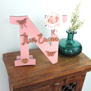 pnk-dcratv-nmlttrsgn