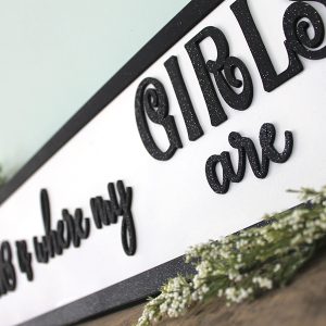 whtblckrc-hmswhr-grlsr