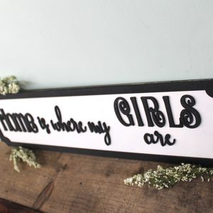 whtblckrc-hmswhr-grlsr