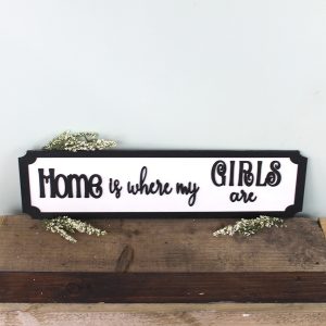 whtblckrc-hmswhr-grlsr