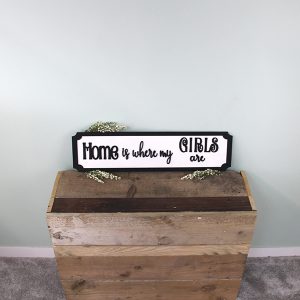 whtblckrc-hmswhr-grlsr