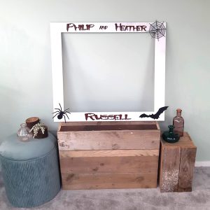 whte-hallwn-slfiefrm