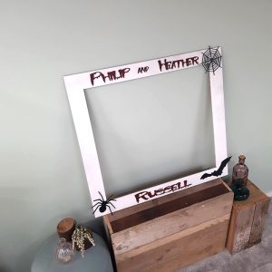 whte-hallwn-slfiefrm