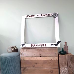 whte-hallwn-slfiefrm