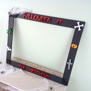 blcksqr-hllwnfmly-nmsgn