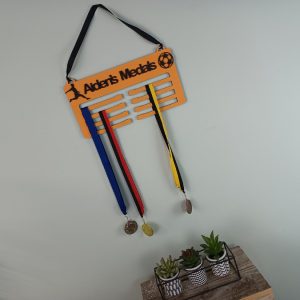 orngblck-footbll-mdlhngr