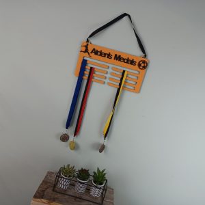 orngblck-footbll-mdlhngr