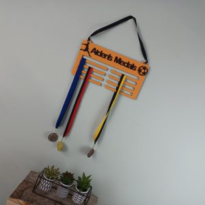 orngblck-footbll-mdlhngr