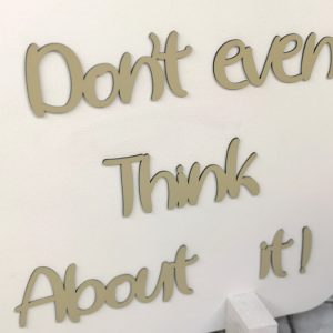 crmlghtbrwn-dogstrgte