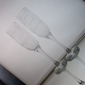 hppyevraftr-engrvdglss