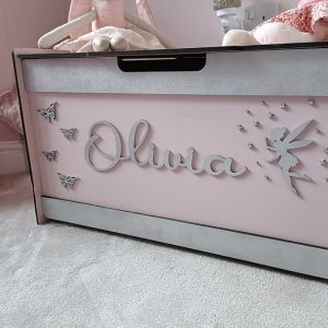 TOYBOX-pnkgry-frybttrfly