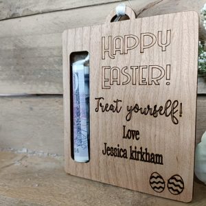 wdn-hppyeastr-mnyhldr