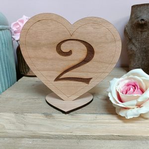 wddng-tblnmbrhrt-sldengrv