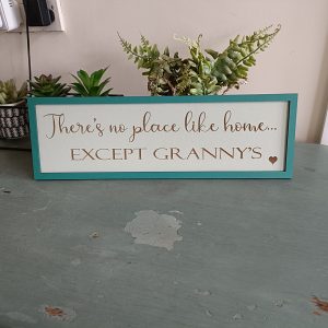 grnwht-stndngsgn-grnny