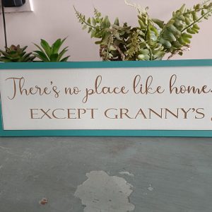 grnwht-stndngsgn-grnny